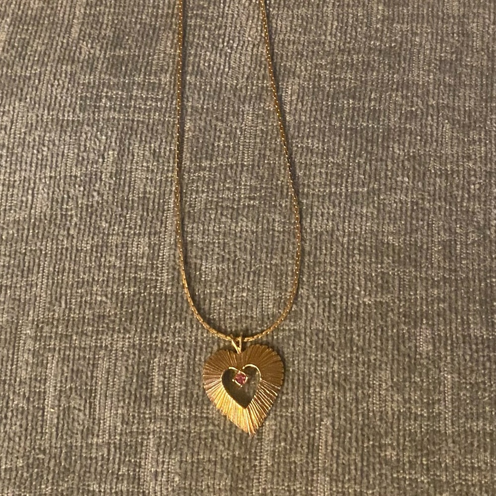Avon - 1987 - Heart Pendant Necklace